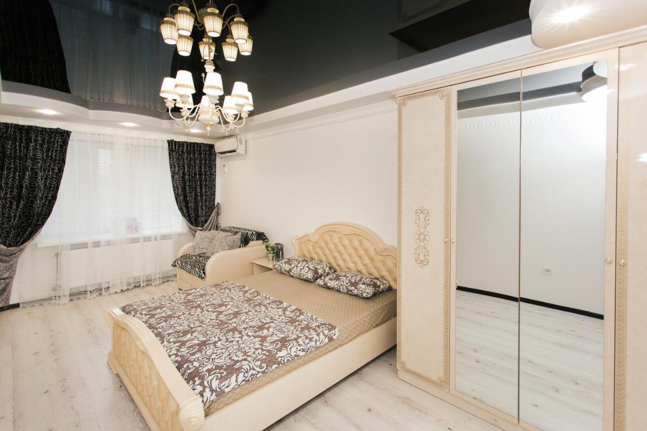 De Luxe Apartments Centr Illinskaya Sumî Exterior foto