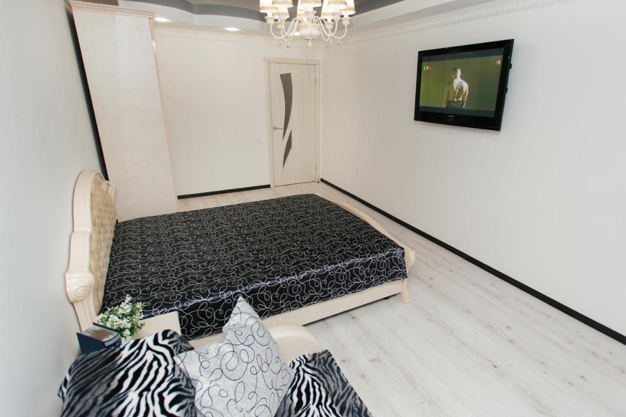 De Luxe Apartments Centr Illinskaya Sumî Exterior foto